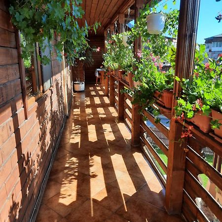 Pensiunea Cristiana Curtea de Argeş Exterior foto